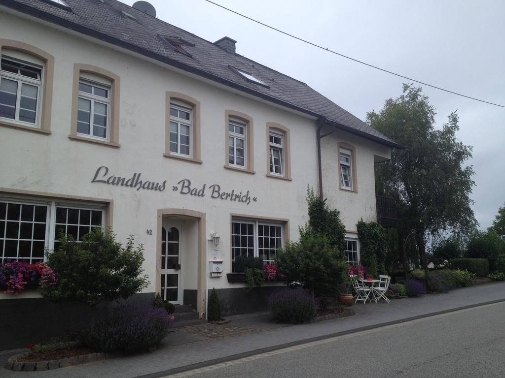 Landhaus Bad Bertrich Bagian luar foto